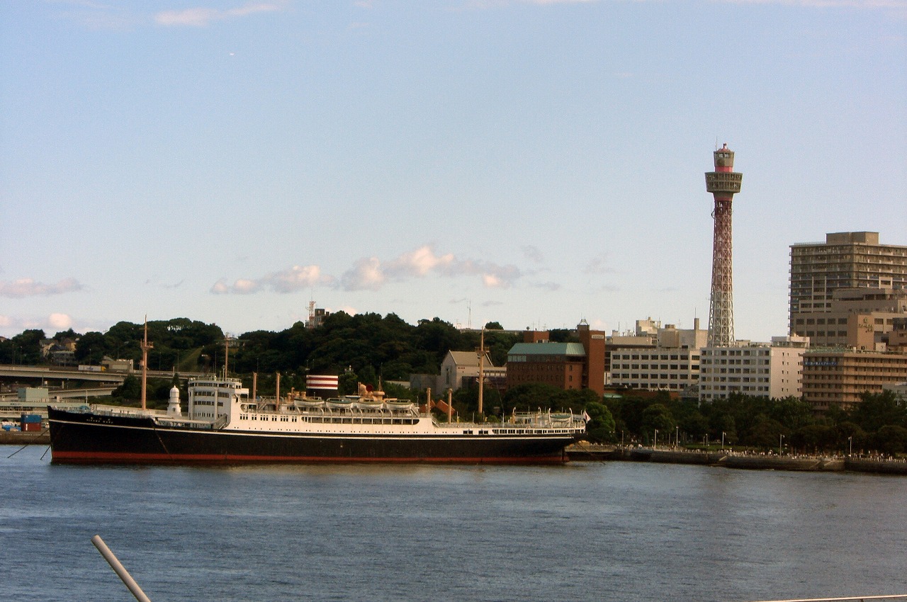 Hikawamaru and Yokohama Marine Tower