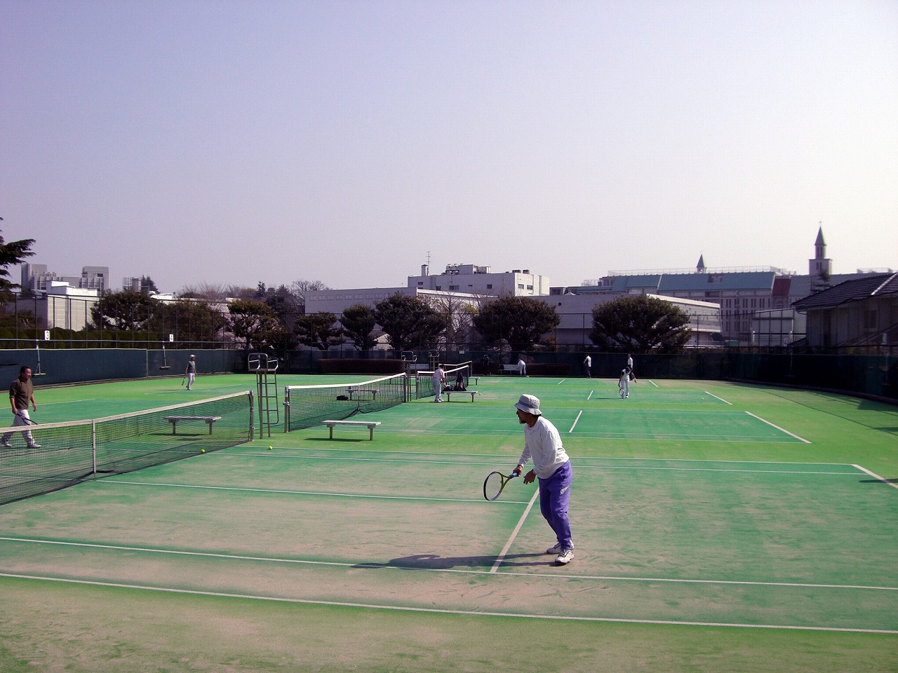 Tennis court in Yamate park